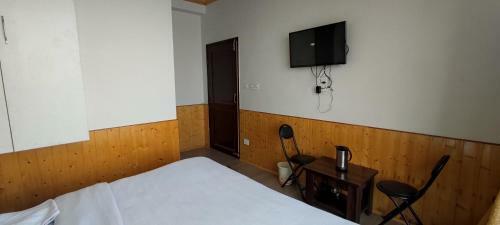 Hotel Aroma & U