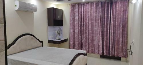1 Br Luxury Room In Condo