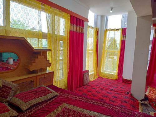 Kashmir Home Stay