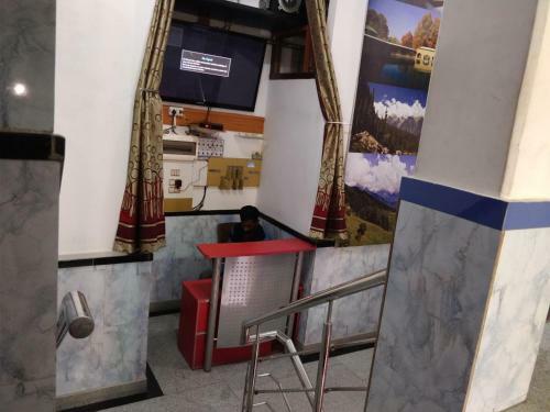 Hotel Qadir Residency Srinagar
