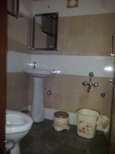 Hotel Qadir Residency Srinagar