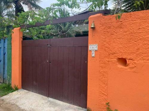 Casa Aconchegante Em Camburi, Perto Da Praia, Com Garagem.