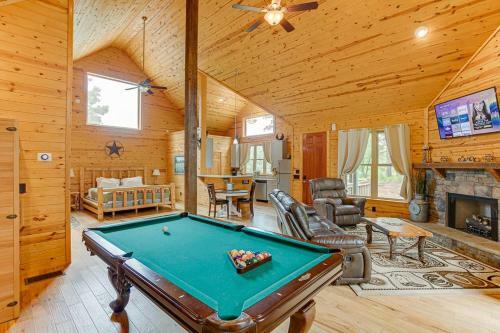 Villa Romantic Cabin W Rain Shower & Spa Tub