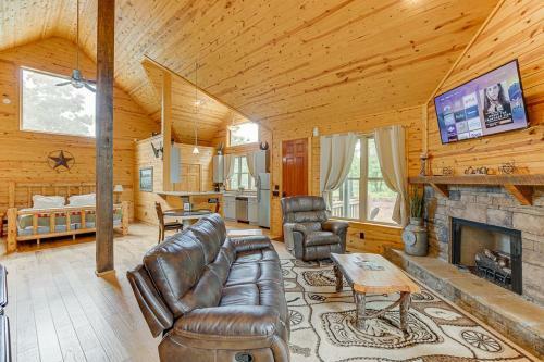 Villa Romantic Cabin W Rain Shower & Spa Tub