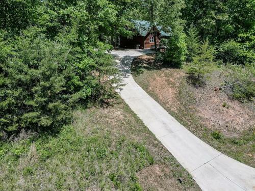 Villa Cabin Near Helen, Ga W Spa Amenities