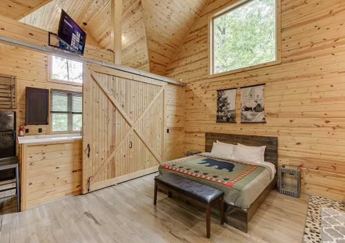 Villa Cabin Near Helen, Ga W Spa Amenities