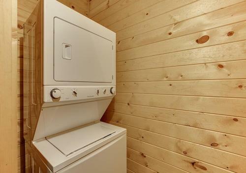 Villa Cabin Near Helen, Ga W Spa Amenities