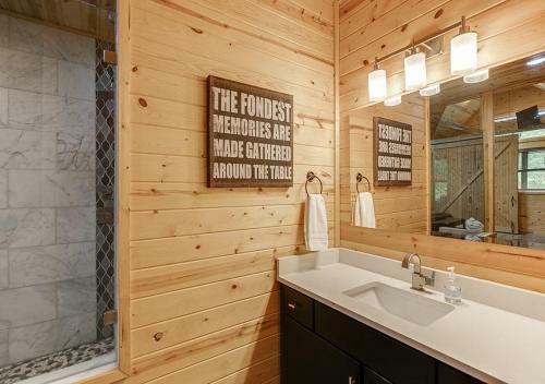Villa Cabin Near Helen, Ga W Spa Amenities