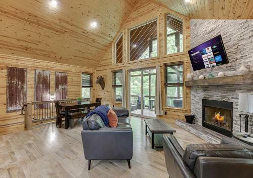 Villa Cabin Near Helen, Ga W Spa Amenities