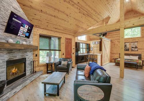 Villa Cabin Near Helen, Ga W Spa Amenities