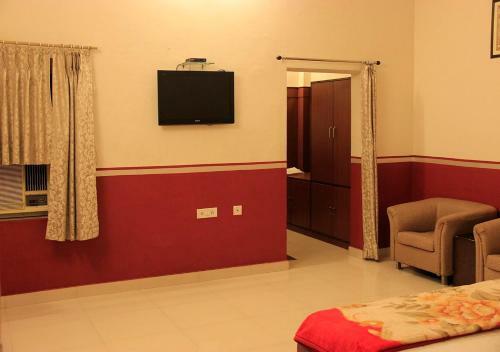 Hotel Sgn Gardens (hotel, Banquets & Lawns)