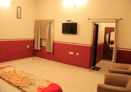 Hotel Sgn Gardens (hotel, Banquets & Lawns)