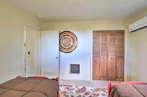 Cabin With Balcony And Mtn Views Near Sky Valley!