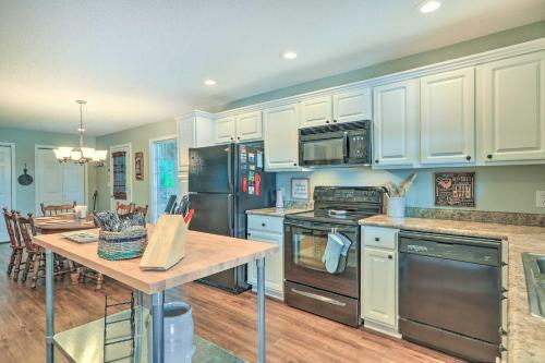 Lakefront Home With Entertainment Space And Dock!
