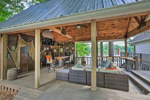 Lakefront Home With Entertainment Space And Dock!