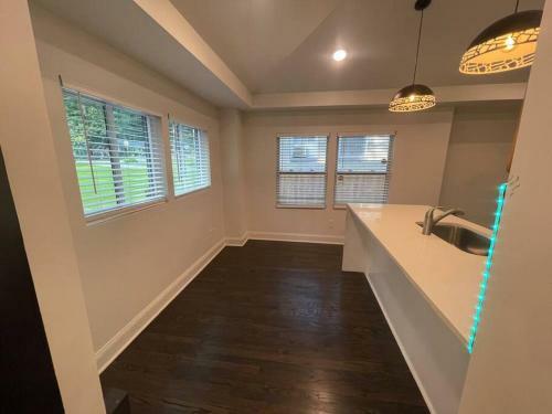 Contemporary Elegant 3 Bedroom House