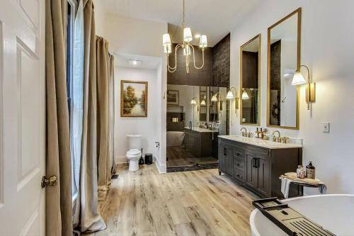 Eight 11 Homes ? Victorian Lux Home Near Atl.