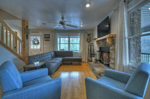 New Heaven Bound Pristine Private Lake Frontage