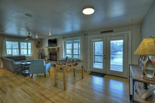 New Heaven Bound Pristine Private Lake Frontage