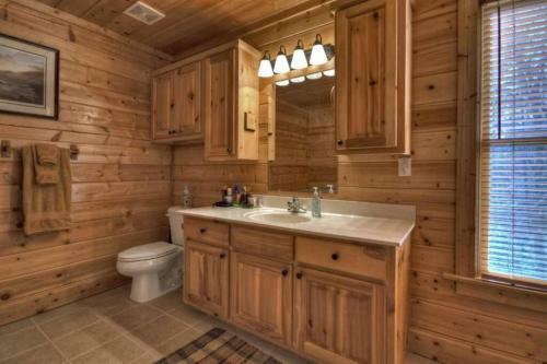 Noah's Ark Cozy Cabin