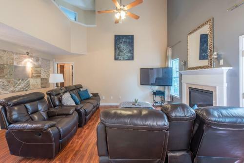 Comfort And Style On The Colonnade