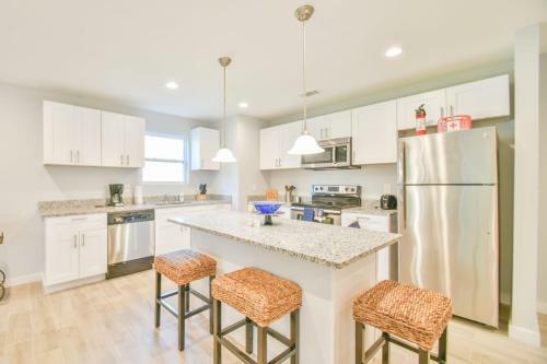 Bright And Peaceful Newly Constructed Home