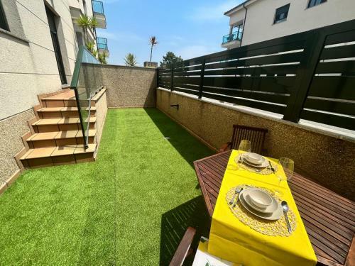 Apartamento Con Terraza Y Acceso A La Playa