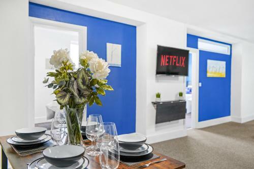 Sunshine Serviced Apartments By Prime Stay