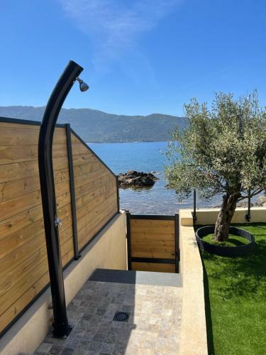 Apartamento Pieds Dans L'eau, Tiuccia, Appartement 2-4 Pers