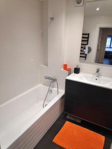 Precioso Y Amplio Apartamento En Gij�n