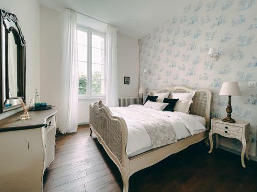 Hostal Karma Chateau De Samary