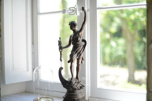 Hostal Karma Chateau De Samary