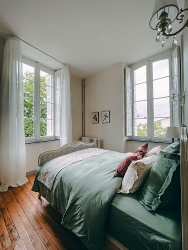 Hostal Karma Chateau De Samary