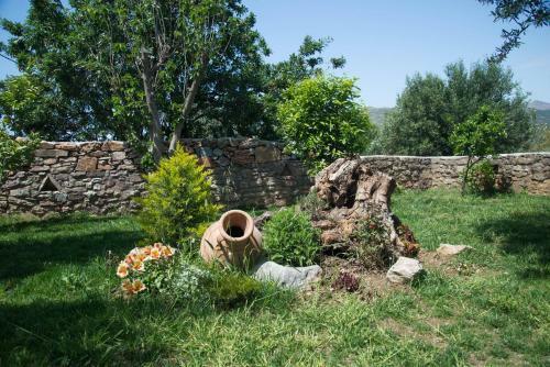 Villa Karyoupolis Lounge Cave House
