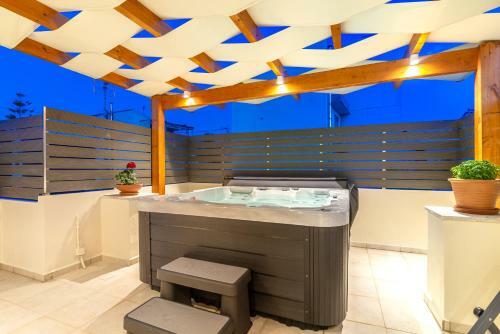 Eleni Luxury Maisonette With Jacuzzi