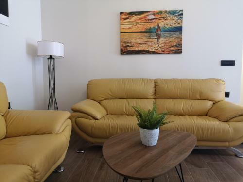 Sunny Holidays Apartment