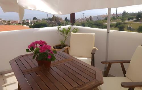 Summer House In Trikorfo, Gerakini With Sea View