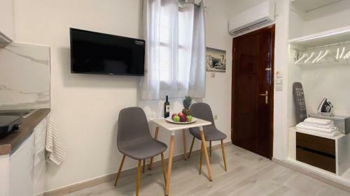 Gregory's Studio Apartment With Sea View