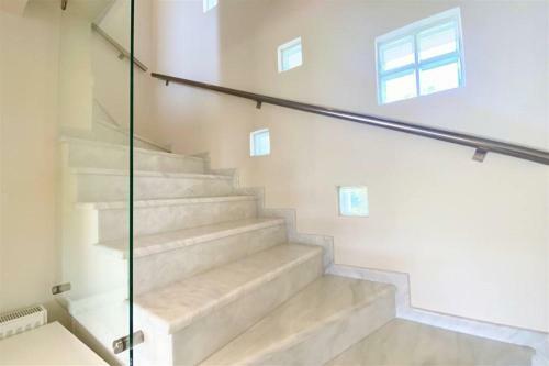 Tamara Luxury Villa Pefkohori (5 Bedrooms 12 Guests)