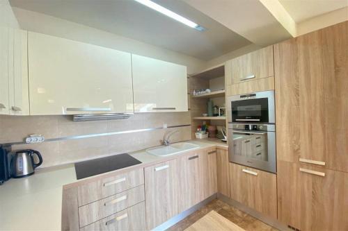 Tamara Luxury Villa Pefkohori (5 Bedrooms 12 Guests)
