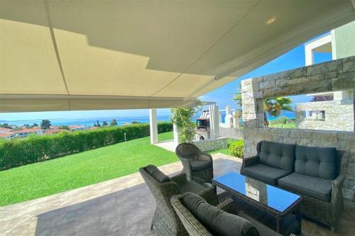 Tamara Luxury Villa Pefkohori (5 Bedrooms 12 Guests)