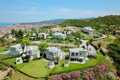 Tamara Luxury Villa Pefkohori (5 Bedrooms 12 Guests)