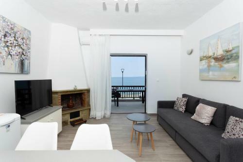 Houseloft Horizon Seafront Pefkochori