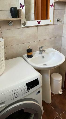 The Olive Garden Apartment