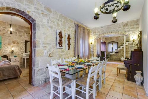 Villa Dominikos By Villa Plus