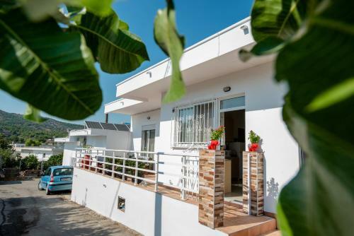 A Fully Equipped House Nearby The Beach