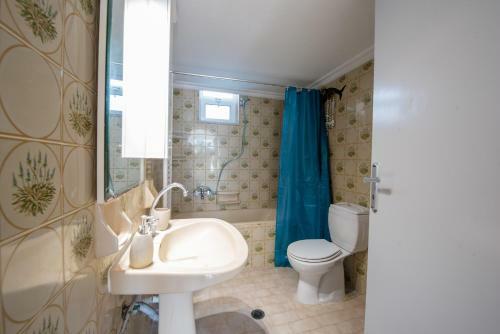 A Fully Equipped House Nearby The Beach