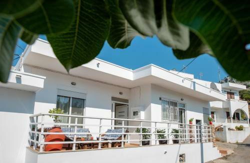 A Fully Equipped House Nearby The Beach