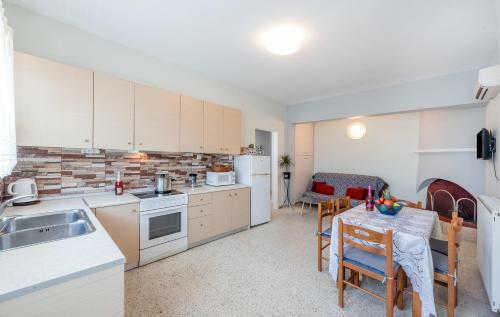 A Fully Equipped House Nearby The Beach