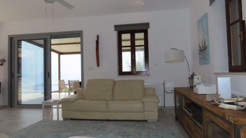 Villa El Aquila - The Complete Residence